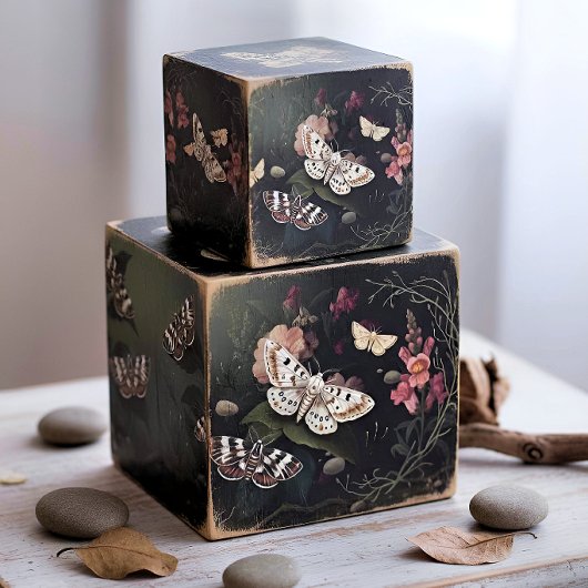 Decoupage Woodland Moth Illustration Tissuepapier