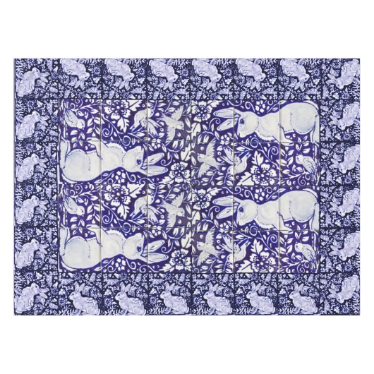 Dedham Blue en White Rabbit Ceramic Tegel Tableclo Tafelkleed (Voorkant (Horizontaal))
