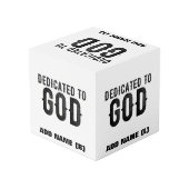 DEDICATED TO GOD COOL BLACK TEKST KUBUS (Achter hoekig)