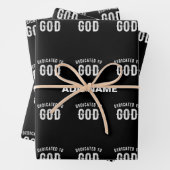 DEDICATED TO GOD COOL WHITE TEKST INPAKPAPIER VEL (In situ)