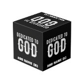 DEDICATED TO GOD COOL WHITE TEKST KUBUS (Achter hoekig)
