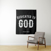 DEDICATED TO GOD COOL WHITE TEKST WANDKLEED (In situ)