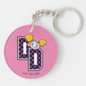 Dee Dee Athletic Letters Graphic Sleutelhanger (Achterkant)