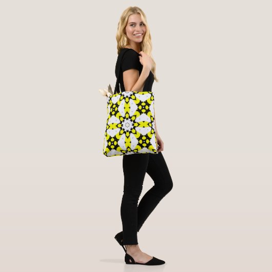 Deel 1's caleidoscoop art tweeënveertig tote bag (Op model)