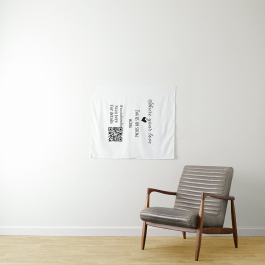 Deel de love scan QR-code en voeg sociale details  Wandkleed (In Situ (horizontaal))