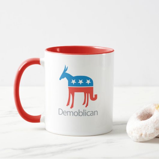 Deel-Democraat. Deel Republikein. Demoblican Mok (Met donut)