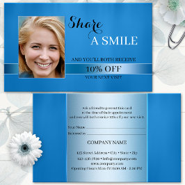 Deel een Visitekaartje met een glimlauw verwijzing