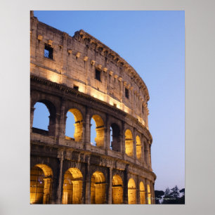 Deel van Colosseum bij de schemering Poster