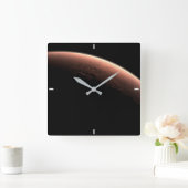 Deel van Mars op de grens van licht en donker. Vierkante Klok (Huis)