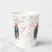 Deelnemende dieren met een partij papieren bekers (Rechts)