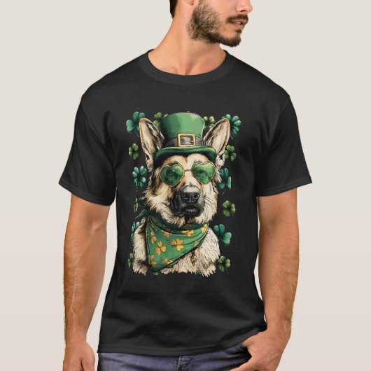 Deense Herdershond Shamrocks Brillen St. Patricksd T-shirt (Voorkant)