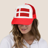 Deense vlag Dannebrog Red White Trucker Pet (In situ)
