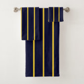 Deep Blue en Yellow Stripes Bad Handdoek (Insitu)