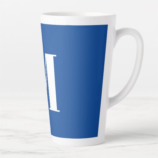 Deep Blue Initiaal Letter Monogram modern Stijlvol Latte Mok (Rechts)