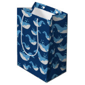Deep Blue Ocean Whale Patroon Medium Cadeauzakje (Achterkant Gekanteld)