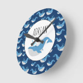 Deep Blue Ocean Whale Pattern Custom Name Nursery Ronde Klok (Hoek)