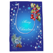 Deep Blue Stars en rode bessen Vrolijk kerstfeest Medium Cadeauzakje (Voorkant)