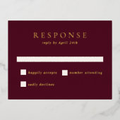 Deep Burgundy Classic Foil Wedding RSVP Card Folie Uitnodiging Briefkaart (Voorkant)