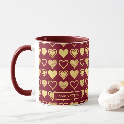 Deep Burgundy Luxury Hearts Valentine’s Gift Mok (Met donut)