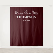 Deep Burgundy | Mr and Mrs Elegant Simple Wandkleed (Voorkant)