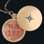 Deep Coral  Damask Monogram Ketting<br><div class="desc">Liefje Locket Ketting voor haar op Valentijnsdag of Jubileum. Monogram en naam van je liefje.</div>