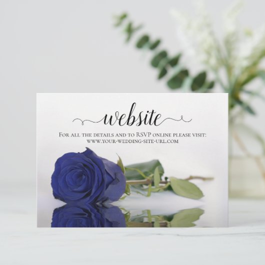 Deep Navy Blue Roos Elegant Wedding Website Informatiekaartje (Staand voorkant)