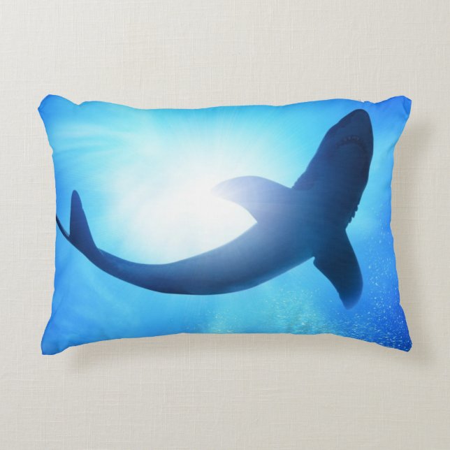 Deep Ocean Shark Silhouette Decoratief Kussen (Voorkant)