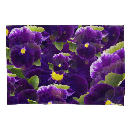 Deep Paarse Pansy Clusters: majestueuze schoonheid Kussensloop (Voorkant)
