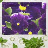Deep Paarse Pansy Clusters: majestueuze schoonheid Theedoek (Gevouwen)