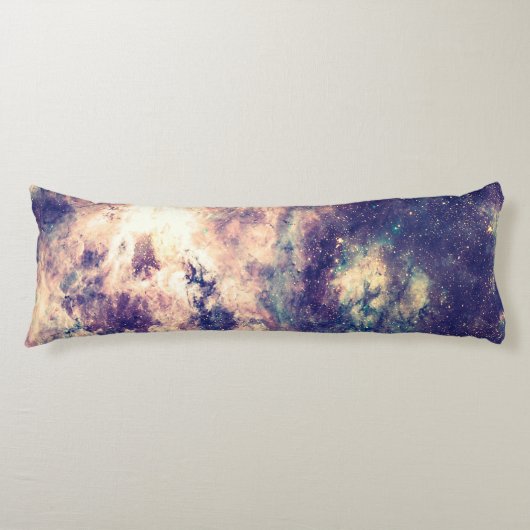 Deep Pastels Tarantula Nebula Body Pillow Lichaamskussen (Voorkant)