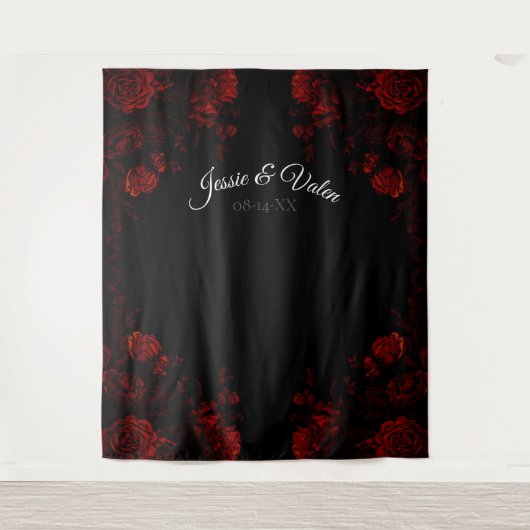 Deep Red Floral Elegant Gothic Wedding Wandkleed (Voorkant)