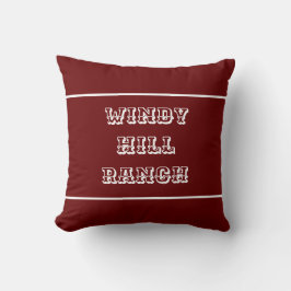Deep Red Gepersonaliseerd Boerderij of Ranch Sierk Kussen