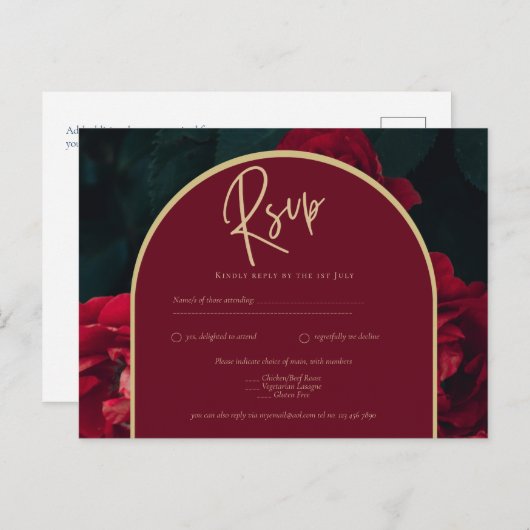 Deep Red Roses Forest Green Winter Wedding RSVP Briefkaart (Voorkant / Achterkant)