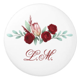 Deep Red Roses & Protea Floral Script Monogram Keramische Knop