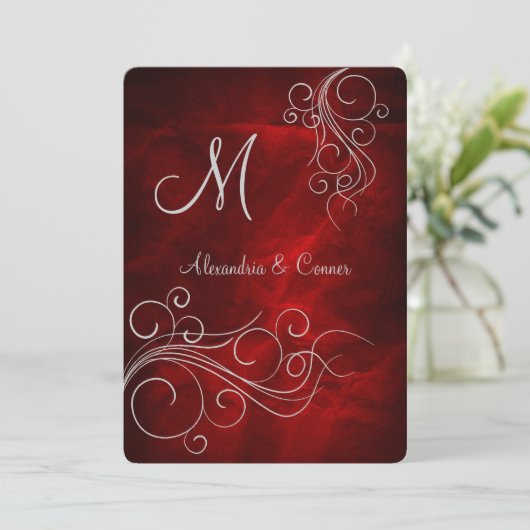 Deep Red Silver Swirl Monogram Formele bruiloft Kaart (Staand voorkant)