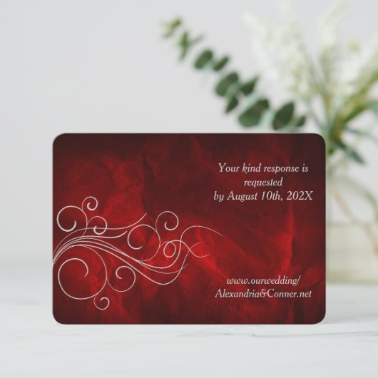 Deep Red Silver Swirl Wedding RSVP Kaart (Staand voorkant)