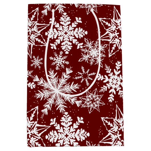 Deep Red Winter Wonderland Sneeuwvlokpatroon Medium Cadeauzakje (Voorkant)