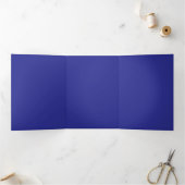 Deep Royal Blue Solid Kleur Achtergrond Drieluik Uitnodiging (Binnen)