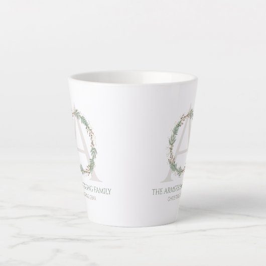 Deep Sage Wreath Monogram Family Name Keepsake Latte Mok (Voorkant)