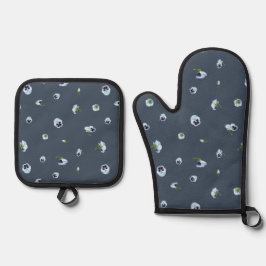 Deep Slate Blue Japanese Blue Pansy Floral Pattern Ovenwant & Pannenlap Set
