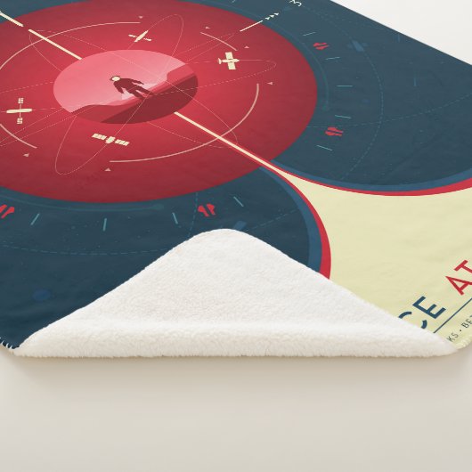 Deep Space Atomic Clock Poster, rode versie. Sherpa Deken (3/4)