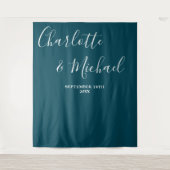 Deep Teal Script Minimalist Wedding Backdrop Wandkleed (Voorkant)