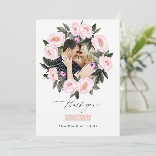 Deep Velvet en Blush Roze Bloemen Bruiloft Foto Bedankkaart (Staand voorkant)