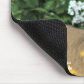 Deer Bezoek de tuinen dichtbij Muismat (Hoek)