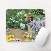 Deer Bezoek de tuinen dichtbij Muismat (Met muis)