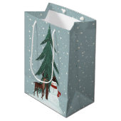 Deer en Snowman in Snowflakes Medium Cadeauzakje (Voorkant Gekanteld)