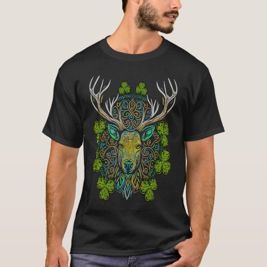 Deer Face Head Mandala Irish Shamrock C St Patrick T-shirt (Voorkant)