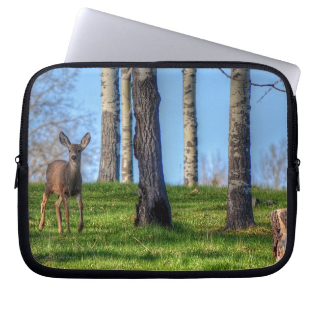 Deer Fawn & Forest Trees Wildlife Animal Foto Laptop Sleeve (Voorkant)