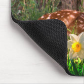 Deer Fawn in Forest met Tulips Mousepad Muismat (Hoek)