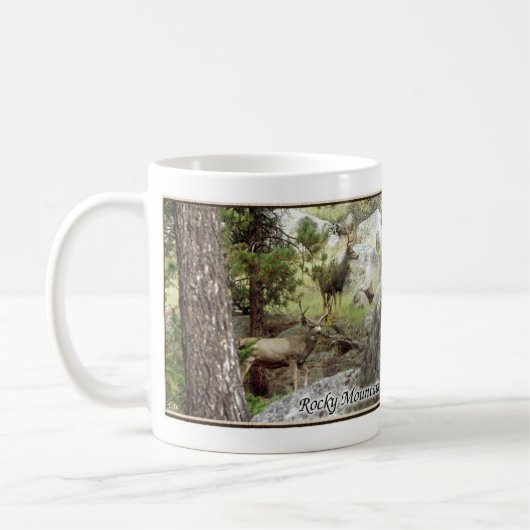 Deer in de mok van het nationaal park Rocky Mounta (Links)